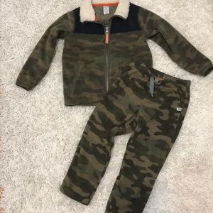 Two pieces camouflage fleece outfit boys